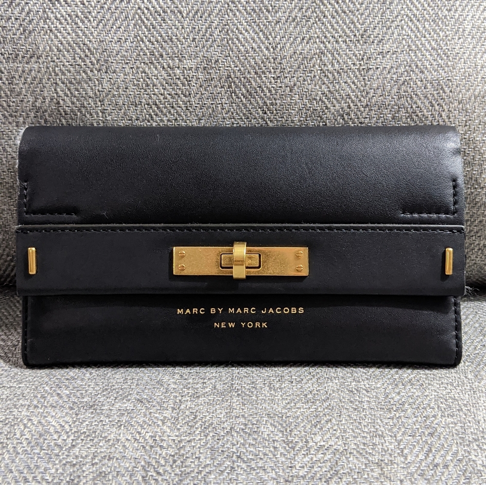 Marc by Marc Jacobs East End Solids clutch /wallet